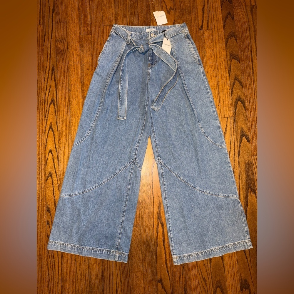 Forever 21 Premium Denim Wide Leg Jeans with Tie Waist and Button Up Size 26 - Picture 2 of 9